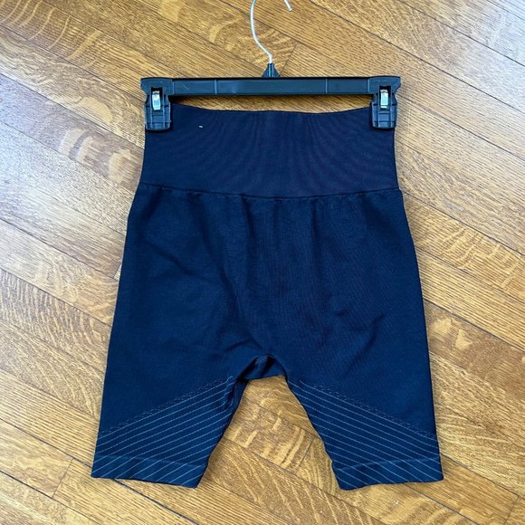 NWOT JoyLab Extra High-Rise Seamless Bike Shorts Black Size Small - Picture 7 of 11